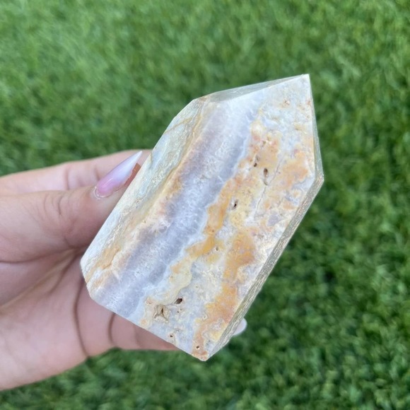 Mini Banded Calcite Tower - Picture 3 of 10